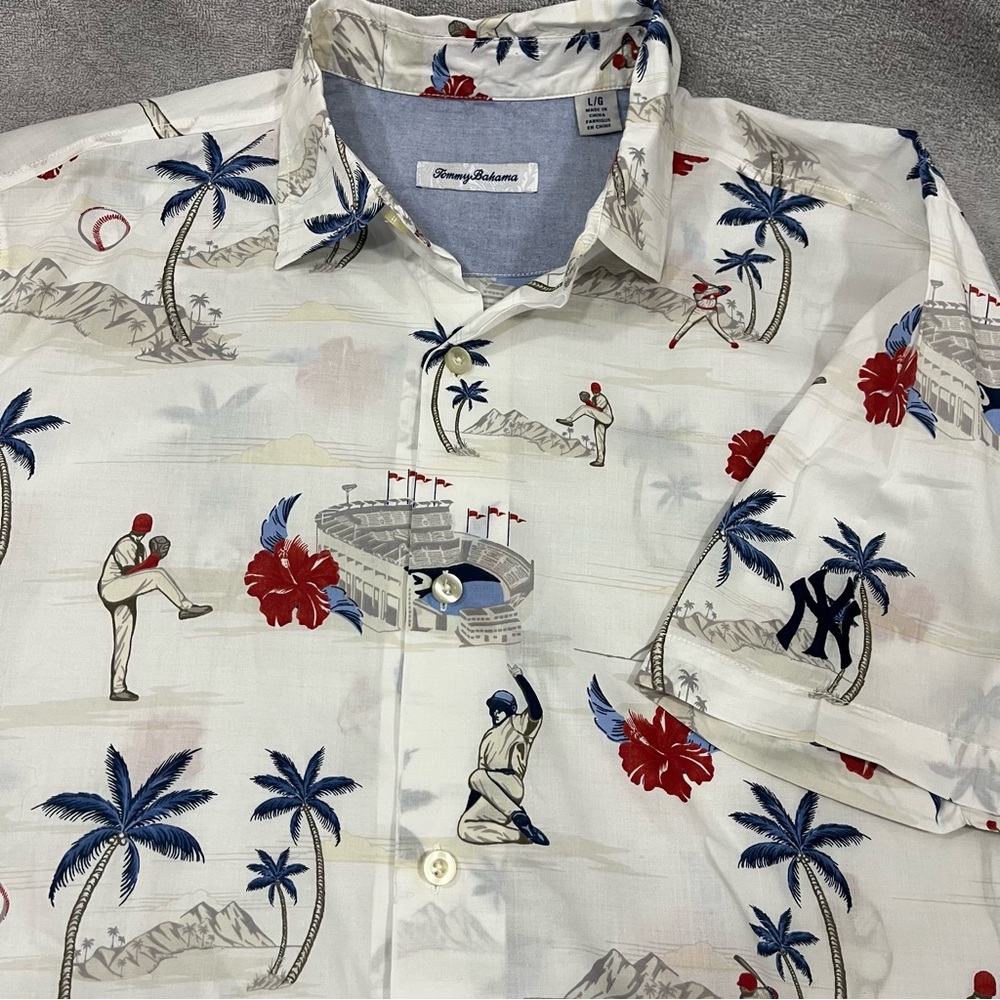 New York Yankees Tommy Bahama Shirt Mens Large AOP Hawaiian